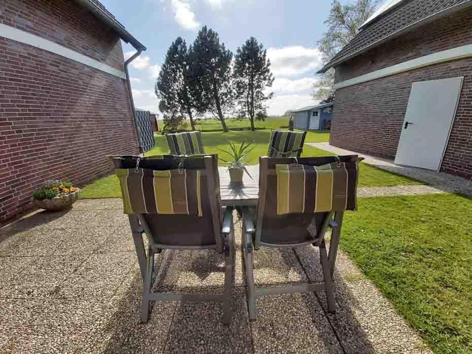 Haus Schwalbennest Apartment Bensersiel Exterior photo